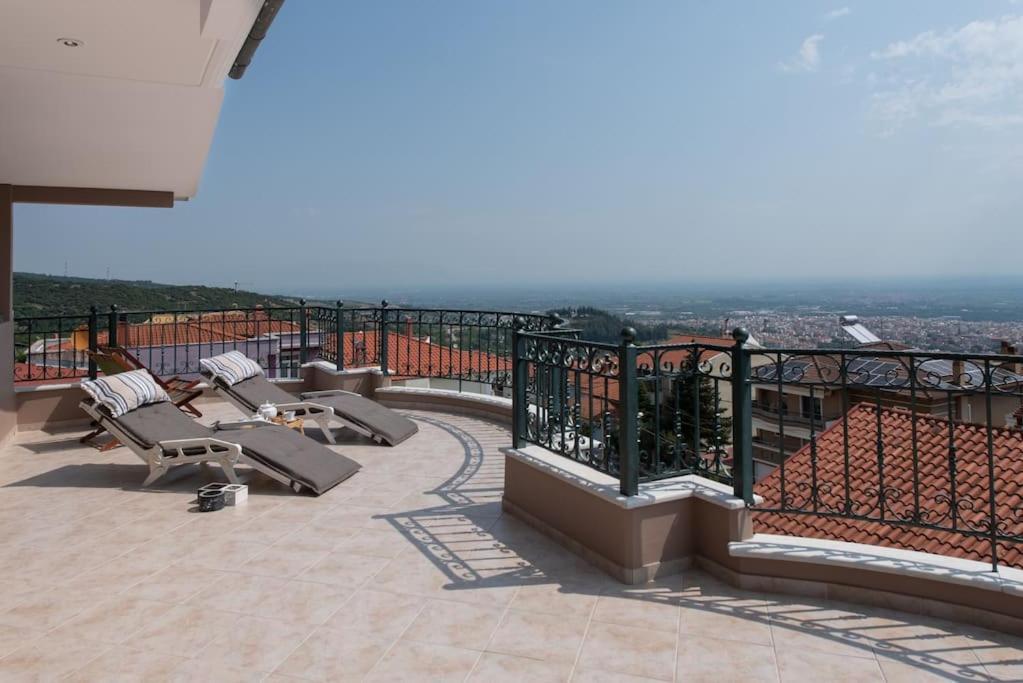 Apartmán Amazing View With Huge Balcony Veria  Exteriér fotografie