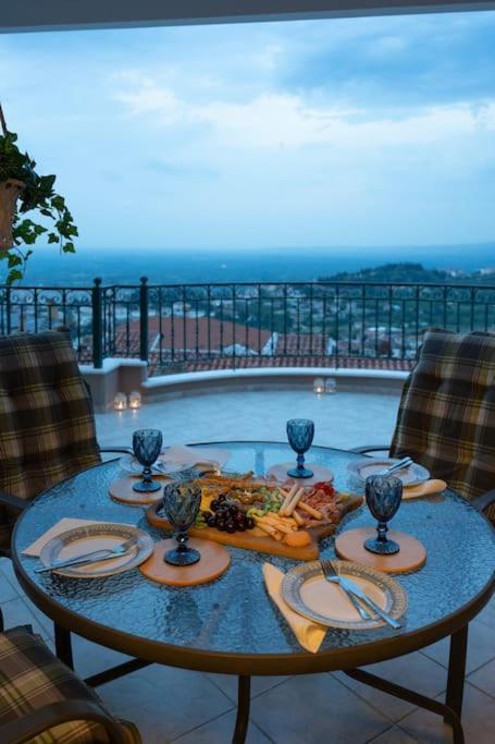 Apartmán Amazing View With Huge Balcony Veria  Exteriér fotografie